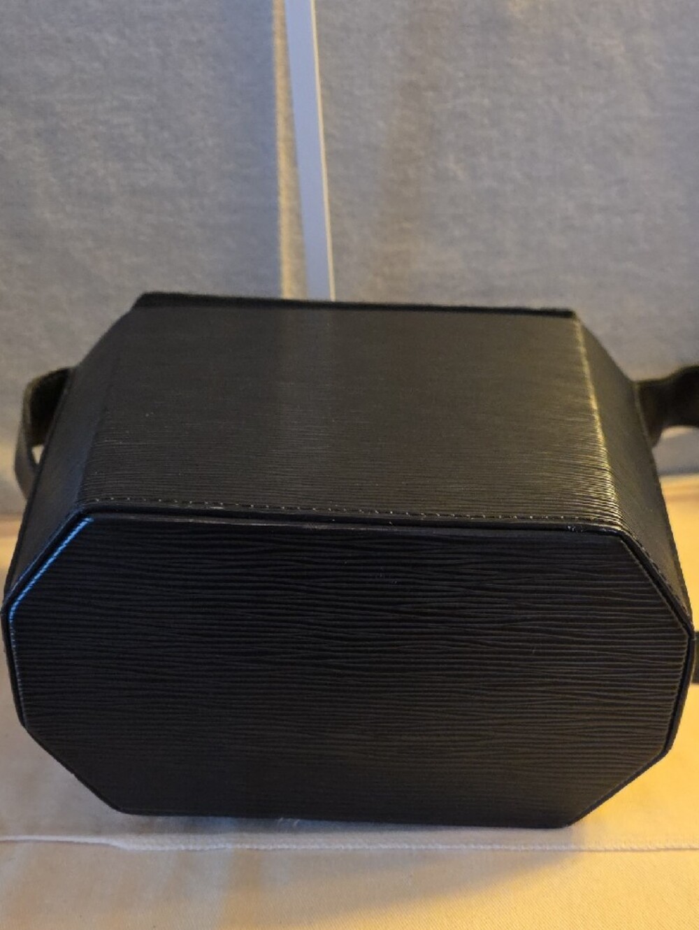 Louis Vuitton Black Epi Sac Seau - Picture 5 of 7